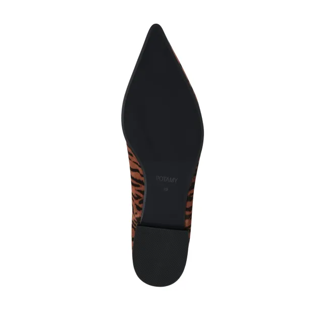 Flat shoes