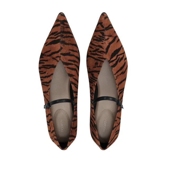 Flat shoes